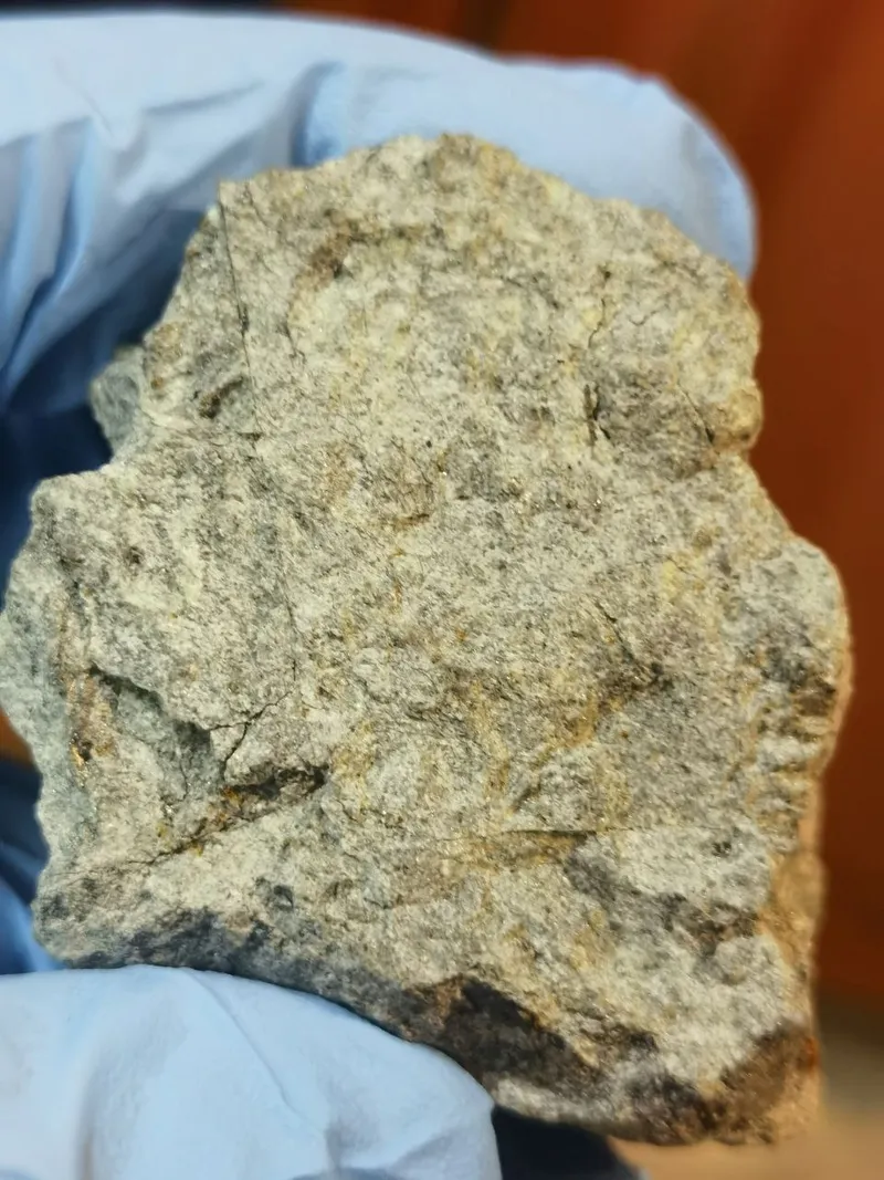 остатки метеорита, пролетевшего над Москвой, фото - Новости Zakon.kz от 11.11.2025 13:13