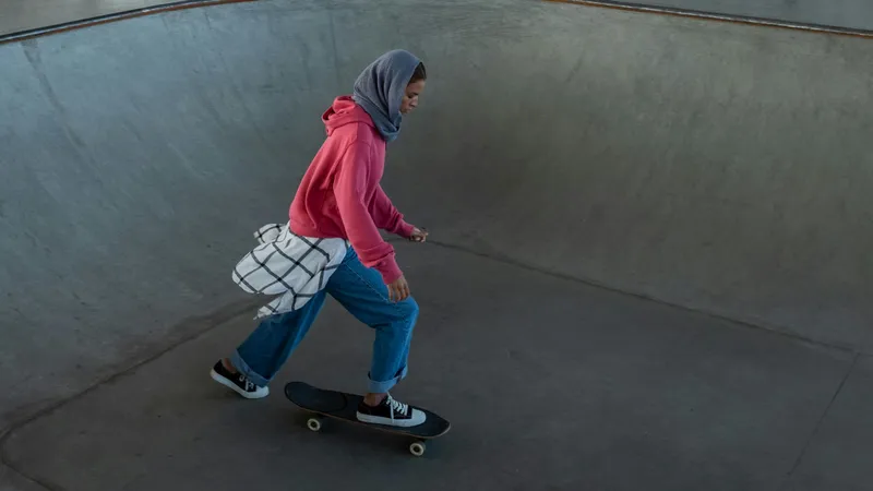 Иранскую спортсменку арестовали за акробатические трюки без хиджаба