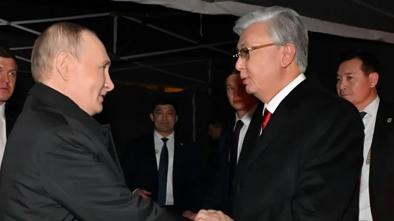 Токаев и Путин тепло попрощались