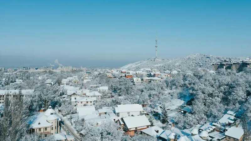 В Медеуском районе Алматы изымут 21 земельный участок для строительства снегоплавильного пункта