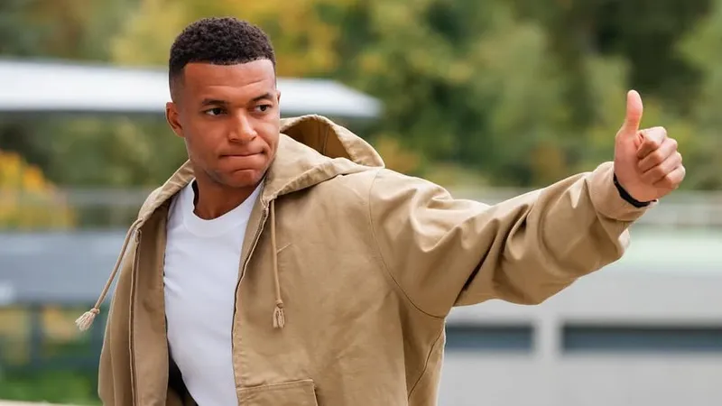 Мбаппе забил 400-й гол в карьере быстрее, чем Роналду