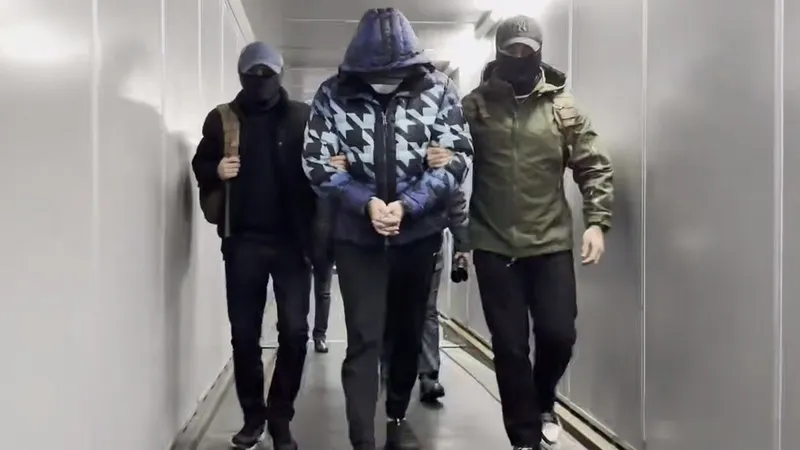 Разыскивали 17 лет: Литва выдала казахстанца, которому на родине грозит пожизненный срок