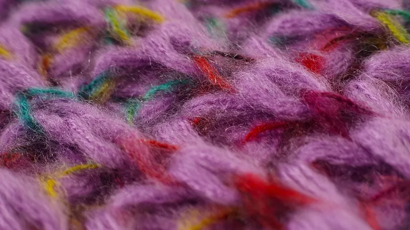 Стилист рассказала, какие кардиганы будут в моде этой осенью