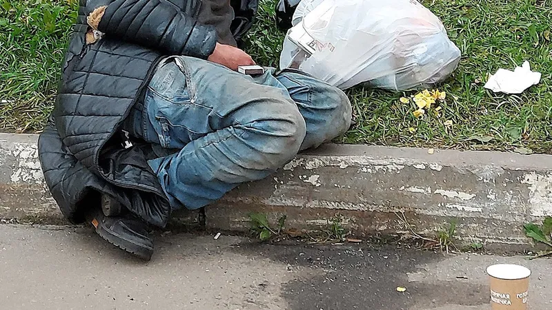 Пьяный бездомный: комментарий полиции Алматы о мужчине с пистолетом