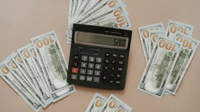 Обмен валют, обмен валюты, обмен денег, обменный курс, валюта, обменник, обменники, обменный пункт, доллары, доллар, курс доллара, повышение курса доллара, повышение доллара, фото - Новости Zakon.kz от 26.12.2025 11:10