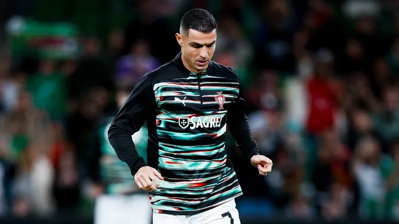 Роналду впервые в карьере получил удаление в составе сборной Португалии