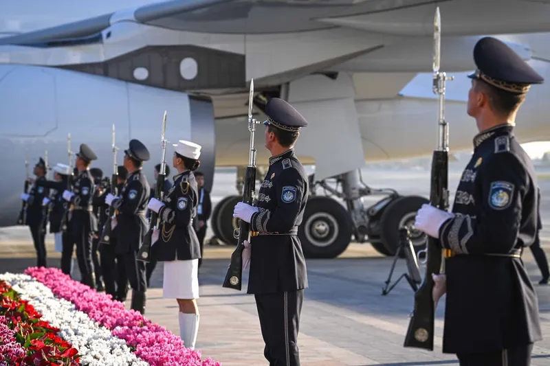 караул в аэропорту Ташкента, фото - Новости Zakon.kz от 14.11.2025 16:26