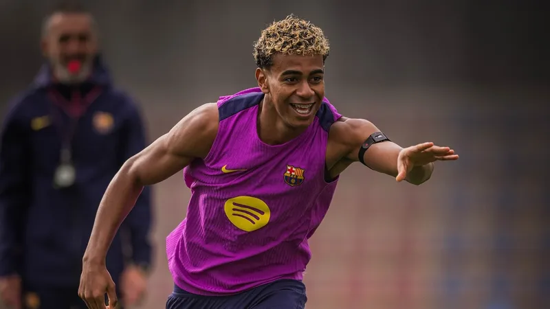 Ямаль стал номинантом на самый красивый гол прошедшего сезона