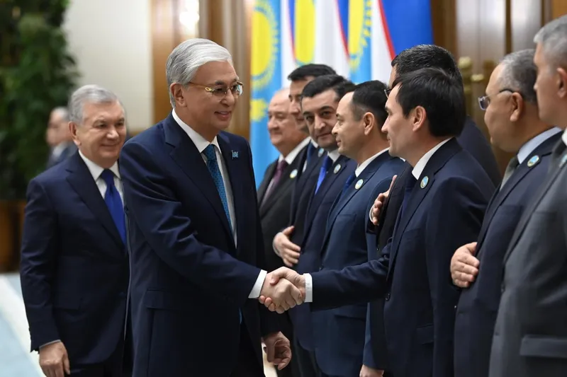 президент Казахстана Касым-Жомарт Токаев в Ташкенте, фото - Новости Zakon.kz от 14.11.2025 16:48