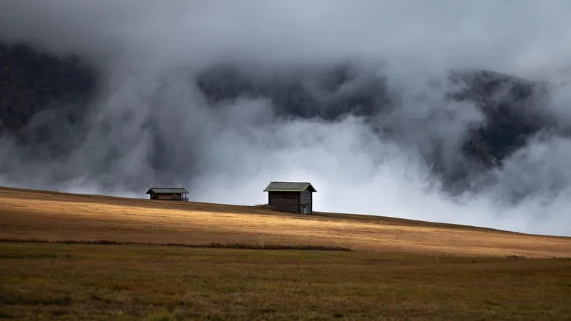 Туман и ветер: в Алматы и 16 регионах Казахстана объявили штормовое предупреждение