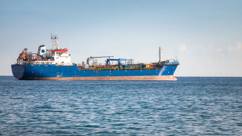 Иран захватил танкер, перевозивший нефтехимический груз