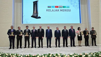 Токаев и главы государств региона наградили лауреатов премии "Наследие будущего"