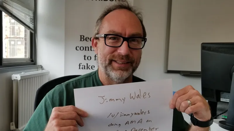 Создатель "Википедии" скандально прервал интервью через 45 секунд