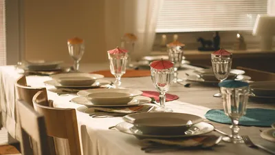 посуда на столе, праздник, фото - Новости Zakon.kz от 17.11.2025 14:54