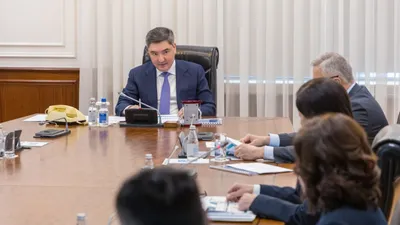 Олжас Бектенов, премьер-министр РК, фото - Новости Zakon.kz от 17.11.2025 14:06