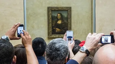 Новый инцидент в Лувре, фото - Новости Zakon.kz от 17.11.2025 07:10