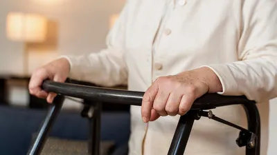 Руки, дом престарелых, фото - Новости Zakon.kz от 18.11.2025 07:41