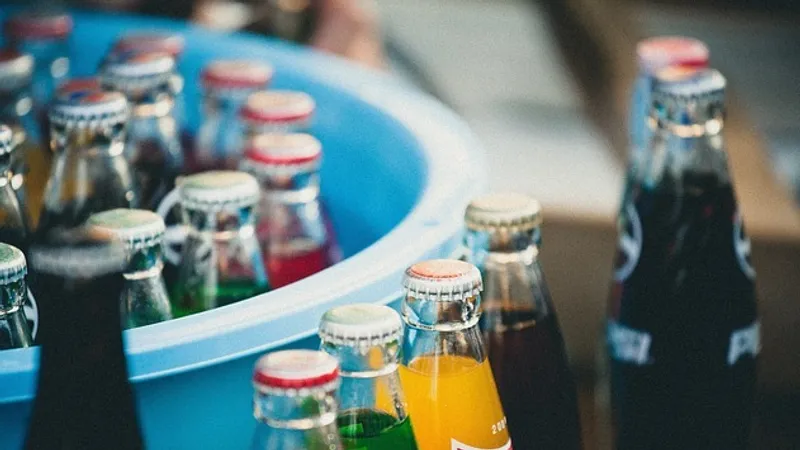 Сладкая газировка может привести к депрессии, предупредили ученые