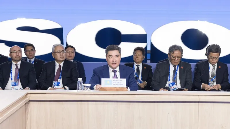 Олжас Бектенов обсудил развитие торговли и сотрудничества на заседаниях ШОС