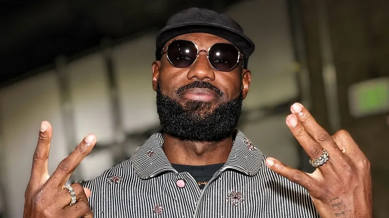 Великий Леброн Джеймс вернулся и сразу установил новый рекорд НБА