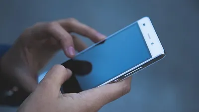 мужчина установил приложение и потерял 5 млн тенге, фото - Новости Zakon.kz от 20.11.2025 18:32