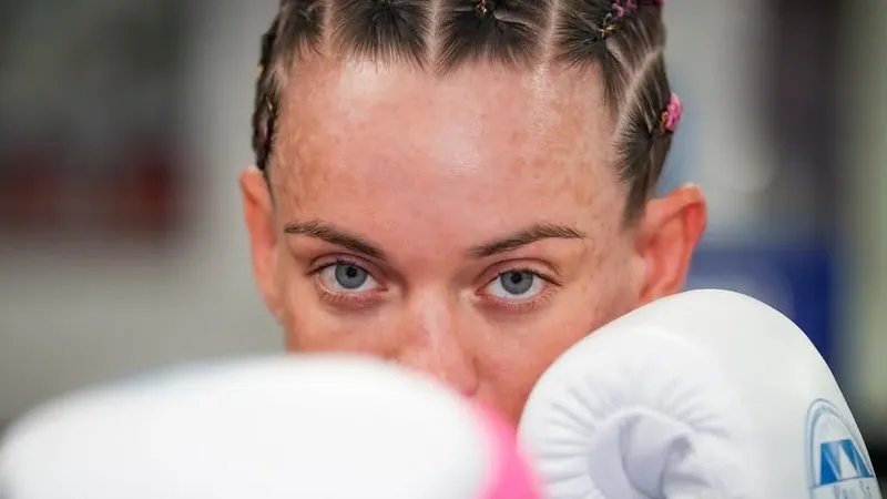 Соперница Ангелины Лукас предложила всем посмотреть полную версию их боя