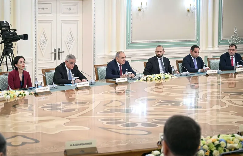 делегация Армении в Акорде, фото - Новости Zakon.kz от 21.11.2025 13:07