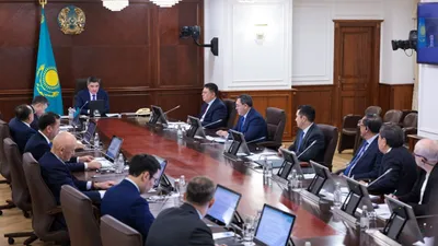 Бектенов на совещании, Алатау, фото - Новости Zakon.kz от 21.11.2025 15:51