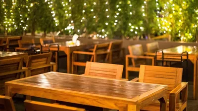 Кризис ресторанного бизнеса в США, фото - Новости Zakon.kz от 23.11.2025 07:07