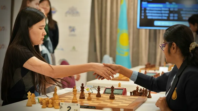 Камалиденова помогла Казахстану обыграть Индию в 1/4 финала КЧМ по шахматам