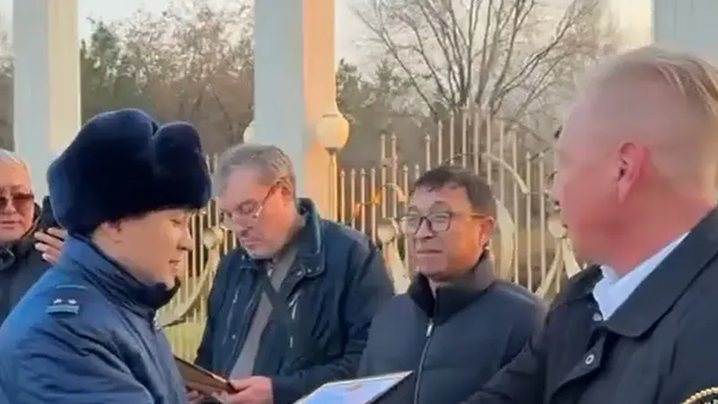 Водителям, не нарушающим ПДД, вручили сертификаты в Алматы