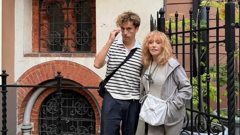 Пугачёва и Галкин заинтриговали фанатов кадрами из загадочной страны