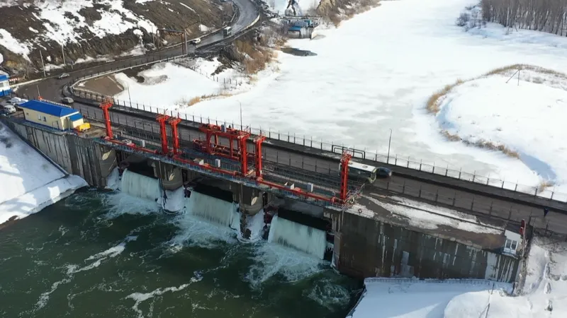 Казахстан и Узбекистан помогут Кыргызстану электричеством за счет будущих водных поставок