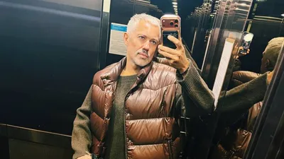 Александр Рогов посоветовал модницам универсальную вещь для осенне-зимнего образа, фото - Новости Zakon.kz от 24.11.2025 18:41