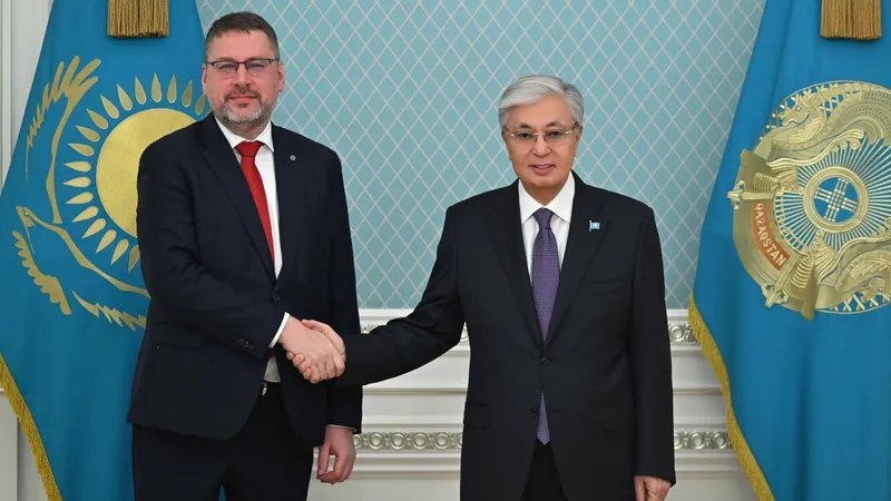 Токаев провел встречу со спецпредставителем Евросоюза