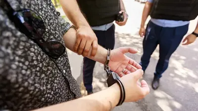 итальянец выдавал себя за покойную мать и хранил ее тело дома, фото - Новости Zakon.kz от 25.11.2025 01:20