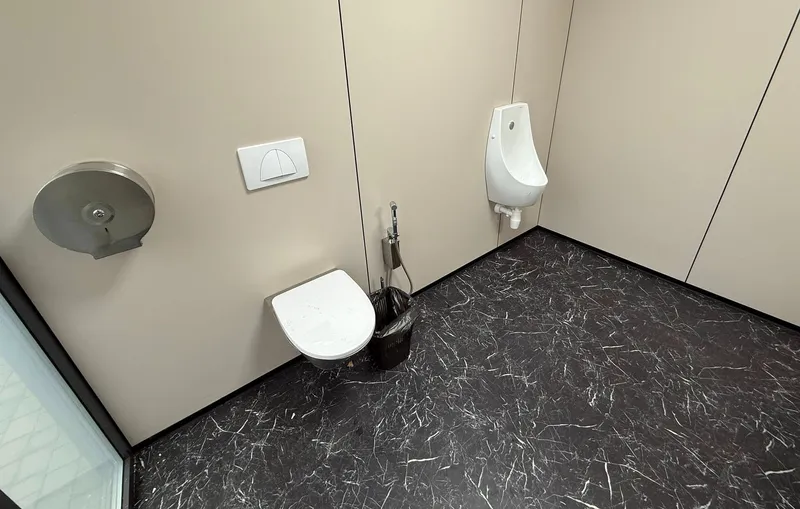 прозрачный туалет в Астане, фото - Новости Zakon.kz от 25.11.2025 17:56