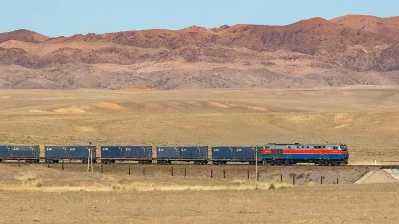 КТЖ ведет переговоры с администрациями КНР и Узбекистана по увеличению приема поездов