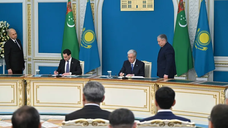 Какие документы подписали Астана и Ашхабад по итогам переговоров президентов