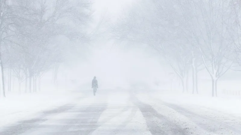 Метель, снег, гололед: в каких регионах Казахстана объявлено штормовое предупреждение