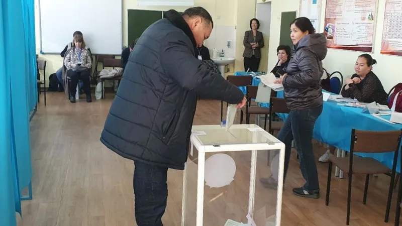 Депутаты Мажилиса призвали приостановить выборы районных акимов