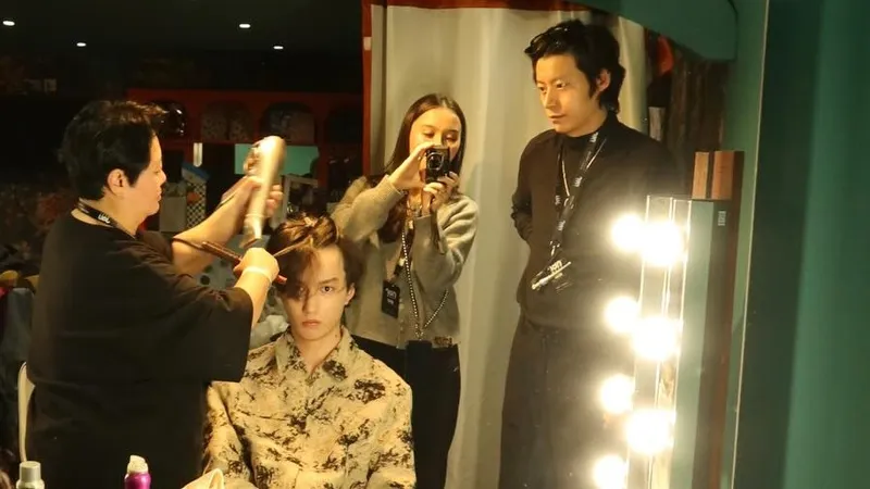 Семейные фото семьи Димаша Кудайбергена вызвали вопросы у поклонников