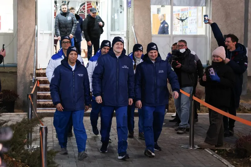 экипаж Союза, фото - Новости Zakon.kz от 27.11.2025 15:17