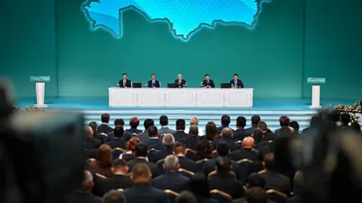 президент Казахстана Касым-Жомарт Токаев на диалог-платформе, фото - Новости Zakon.kz от 28.11.2025 13:58