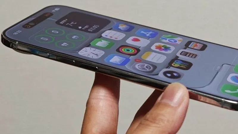 Китайские бренды отказались от плоских смартфонов из-за слабых продаж iPhone Air