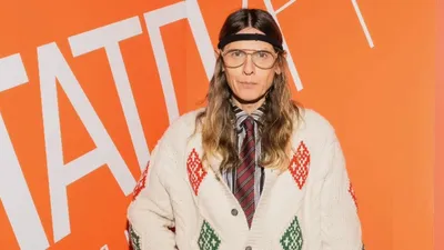 Владислав Лисовец дал совет модницам, фото - Новости Zakon.kz от 28.11.2025 07:15