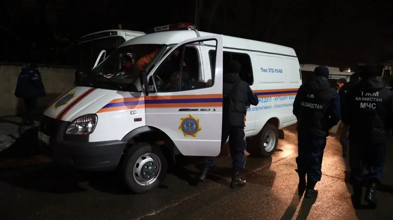 Трое маленьких детей вынудили карагандинку вызвать спасателей