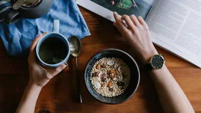 каша, чай, журнал, фото - Новости Zakon.kz от 01.12.2025 10:55