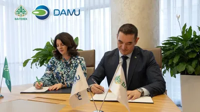 заместитель председателя правления Halyk Bank Ольга Вурос, заместитель председателя правления фонда "Даму" Арсен Мустафин, фото - Новости Zakon.kz от 03.12.2025 09:02