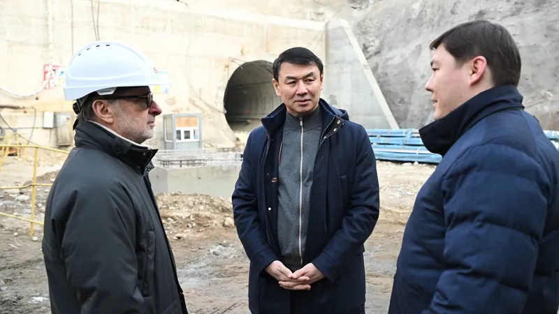 Аким Алматы лично проверил ход строительства станции метро "Калкаман"